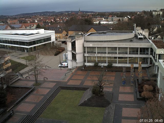 Foto der Webcam: Verwaltungsgebäude, Innenhof mit Audimax, Hörsaal-Gebäude 1