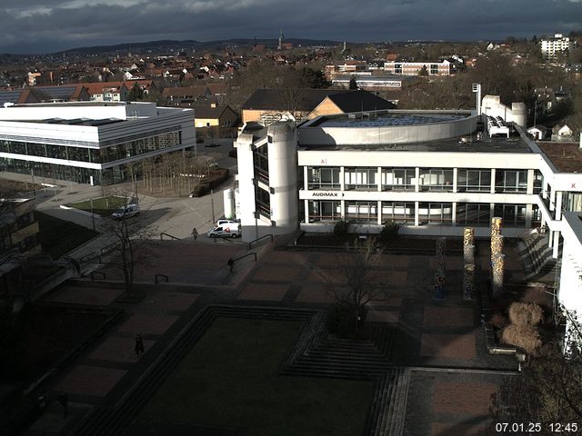 Foto der Webcam: Verwaltungsgebäude, Innenhof mit Audimax, Hörsaal-Gebäude 1