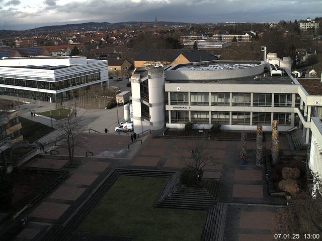 Foto der Webcam: Verwaltungsgebäude, Innenhof mit Audimax, Hörsaal-Gebäude 1