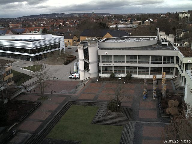 Foto der Webcam: Verwaltungsgebäude, Innenhof mit Audimax, Hörsaal-Gebäude 1