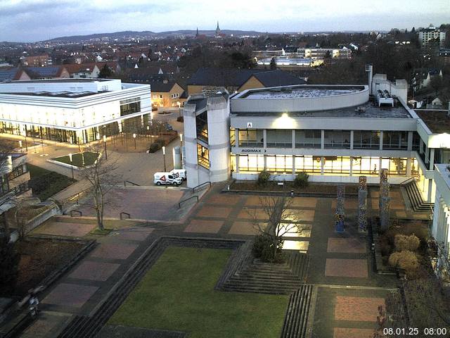 Foto der Webcam: Verwaltungsgebäude, Innenhof mit Audimax, Hörsaal-Gebäude 1