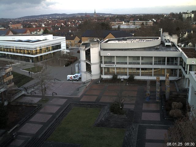 Foto der Webcam: Verwaltungsgebäude, Innenhof mit Audimax, Hörsaal-Gebäude 1