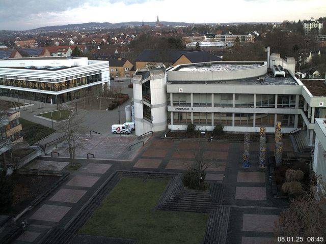 Foto der Webcam: Verwaltungsgebäude, Innenhof mit Audimax, Hörsaal-Gebäude 1