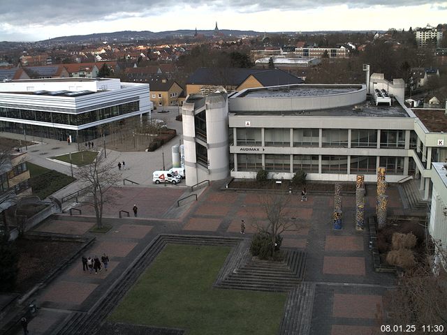 Foto der Webcam: Verwaltungsgebäude, Innenhof mit Audimax, Hörsaal-Gebäude 1