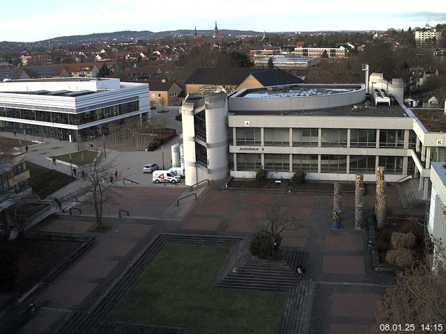 Foto der Webcam: Verwaltungsgebäude, Innenhof mit Audimax, Hörsaal-Gebäude 1