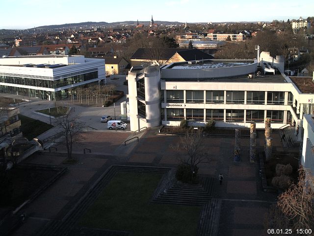 Foto der Webcam: Verwaltungsgebäude, Innenhof mit Audimax, Hörsaal-Gebäude 1