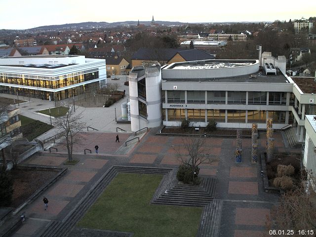 Foto der Webcam: Verwaltungsgebäude, Innenhof mit Audimax, Hörsaal-Gebäude 1