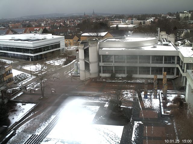 Foto der Webcam: Verwaltungsgebäude, Innenhof mit Audimax, Hörsaal-Gebäude 1