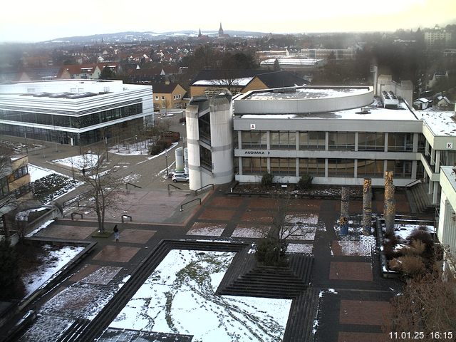 Foto der Webcam: Verwaltungsgebäude, Innenhof mit Audimax, Hörsaal-Gebäude 1