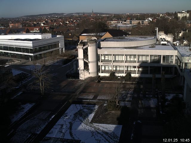 Foto der Webcam: Verwaltungsgebäude, Innenhof mit Audimax, Hörsaal-Gebäude 1