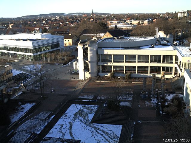 Foto der Webcam: Verwaltungsgebäude, Innenhof mit Audimax, Hörsaal-Gebäude 1