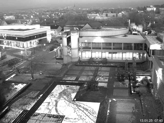 Foto der Webcam: Verwaltungsgebäude, Innenhof mit Audimax, Hörsaal-Gebäude 1