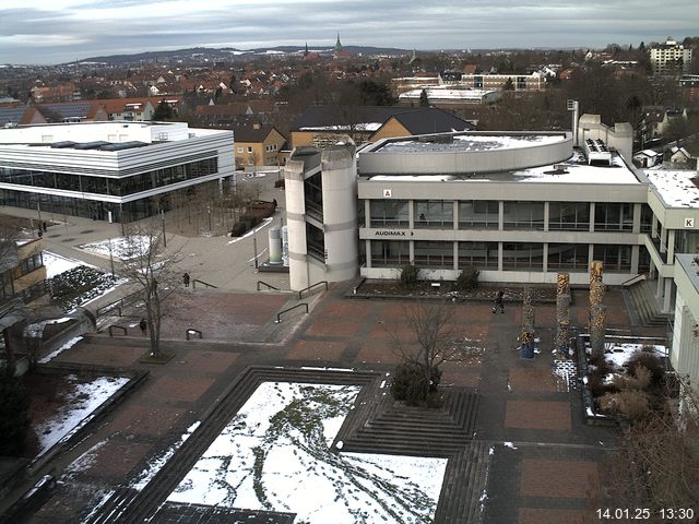 Foto der Webcam: Verwaltungsgebäude, Innenhof mit Audimax, Hörsaal-Gebäude 1