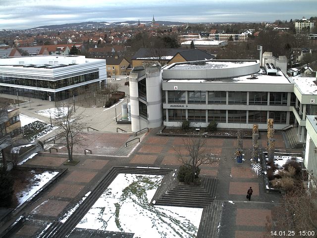 Foto der Webcam: Verwaltungsgebäude, Innenhof mit Audimax, Hörsaal-Gebäude 1