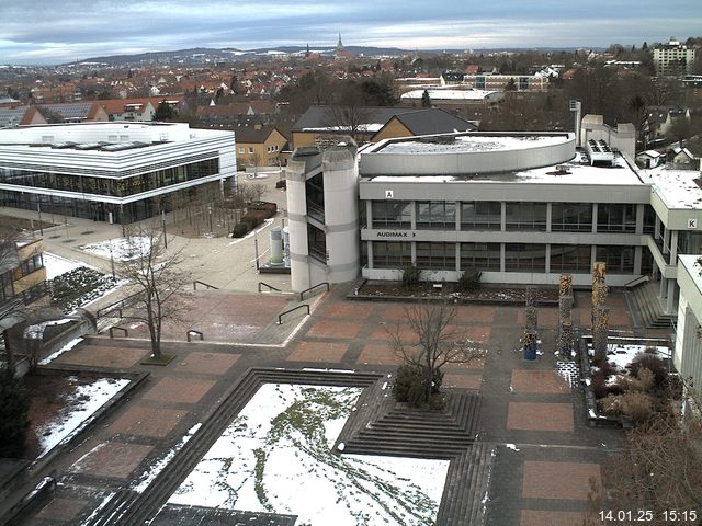 Foto der Webcam: Verwaltungsgebäude, Innenhof mit Audimax, Hörsaal-Gebäude 1