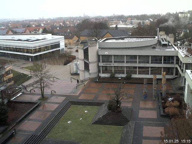 Foto der Webcam: Verwaltungsgebäude, Innenhof mit Audimax, Hörsaal-Gebäude 1