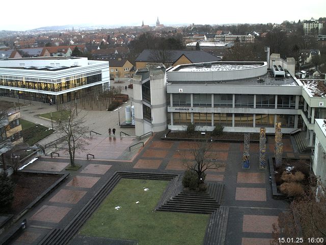 Foto der Webcam: Verwaltungsgebäude, Innenhof mit Audimax, Hörsaal-Gebäude 1