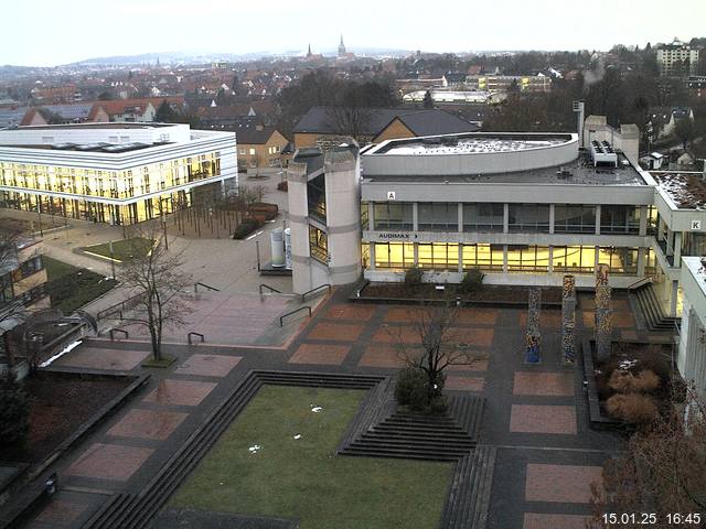 Foto der Webcam: Verwaltungsgebäude, Innenhof mit Audimax, Hörsaal-Gebäude 1