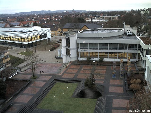 Foto der Webcam: Verwaltungsgebäude, Innenhof mit Audimax, Hörsaal-Gebäude 1