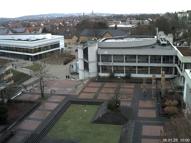 Foto der Webcam: Verwaltungsgebäude, Innenhof mit Audimax, Hörsaal-Gebäude 1