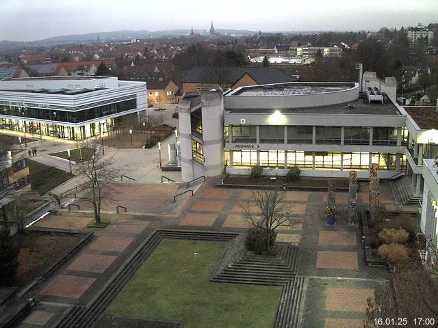 Foto der Webcam: Verwaltungsgebäude, Innenhof mit Audimax, Hörsaal-Gebäude 1