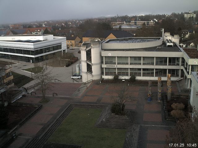 Foto der Webcam: Verwaltungsgebäude, Innenhof mit Audimax, Hörsaal-Gebäude 1