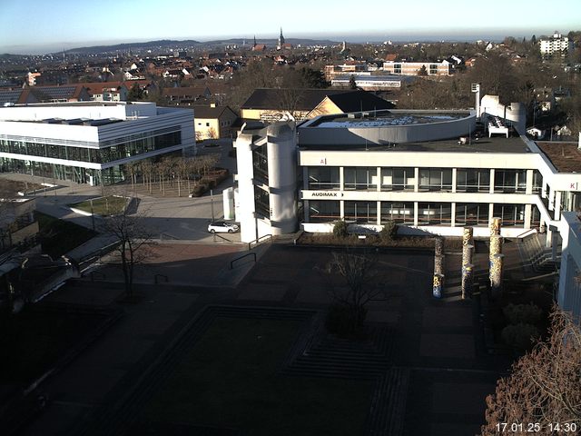 Foto der Webcam: Verwaltungsgebäude, Innenhof mit Audimax, Hörsaal-Gebäude 1