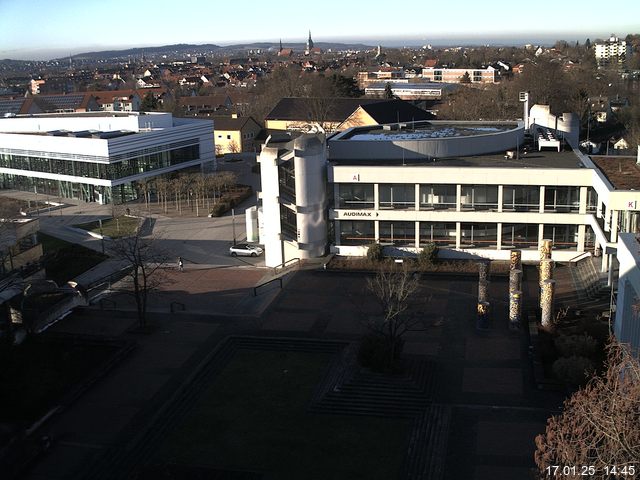 Foto der Webcam: Verwaltungsgebäude, Innenhof mit Audimax, Hörsaal-Gebäude 1