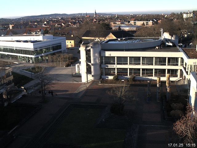 Foto der Webcam: Verwaltungsgebäude, Innenhof mit Audimax, Hörsaal-Gebäude 1