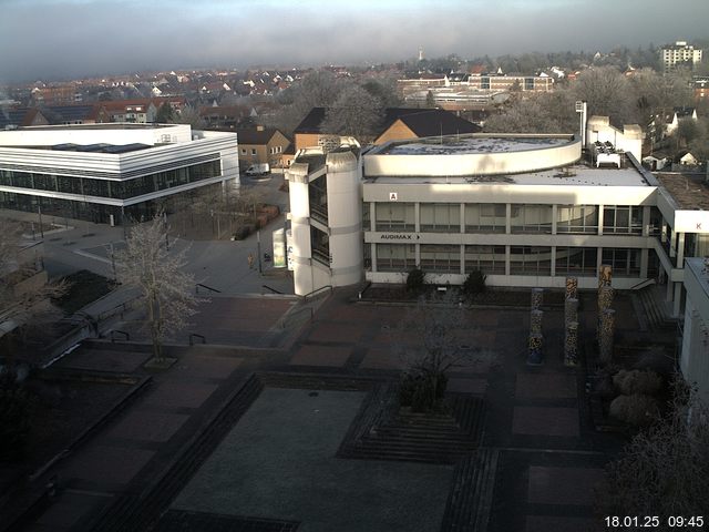 Foto der Webcam: Verwaltungsgebäude, Innenhof mit Audimax, Hörsaal-Gebäude 1