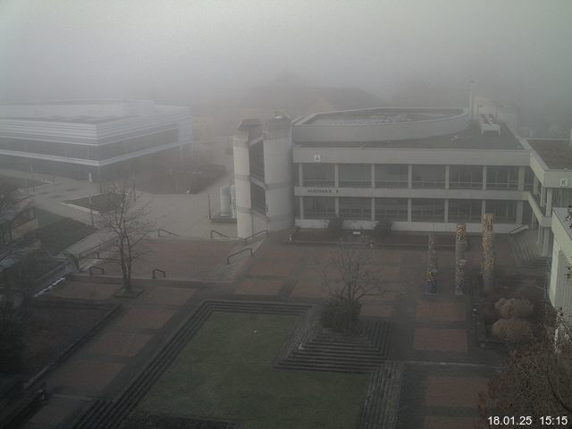 Foto der Webcam: Verwaltungsgebäude, Innenhof mit Audimax, Hörsaal-Gebäude 1