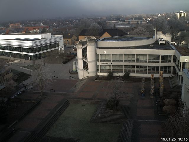 Foto der Webcam: Verwaltungsgebäude, Innenhof mit Audimax, Hörsaal-Gebäude 1