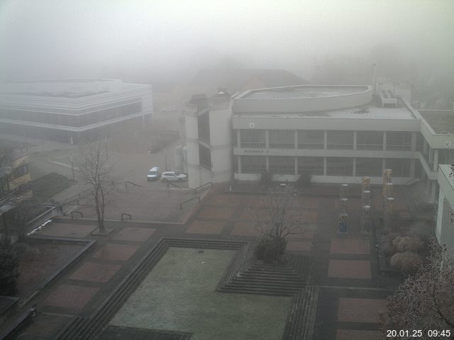 Foto der Webcam: Verwaltungsgebäude, Innenhof mit Audimax, Hörsaal-Gebäude 1