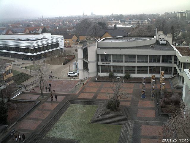 Foto der Webcam: Verwaltungsgebäude, Innenhof mit Audimax, Hörsaal-Gebäude 1