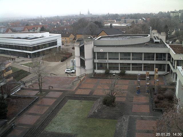 Foto der Webcam: Verwaltungsgebäude, Innenhof mit Audimax, Hörsaal-Gebäude 1