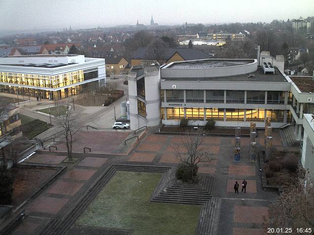 Foto der Webcam: Verwaltungsgebäude, Innenhof mit Audimax, Hörsaal-Gebäude 1