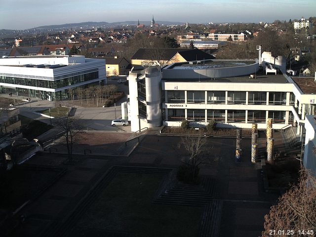 Foto der Webcam: Verwaltungsgebäude, Innenhof mit Audimax, Hörsaal-Gebäude 1