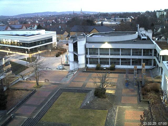 Foto der Webcam: Verwaltungsgeb&auml;ude, Innenhof mit Audimax, H&ouml;rsaal-Geb&auml;ude 1