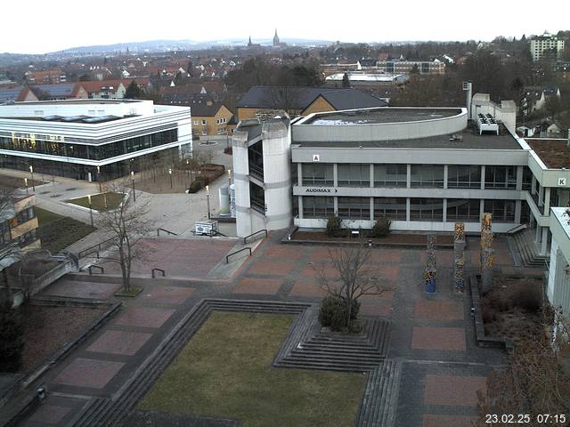 Foto der Webcam: Verwaltungsgeb&auml;ude, Innenhof mit Audimax, H&ouml;rsaal-Geb&auml;ude 1