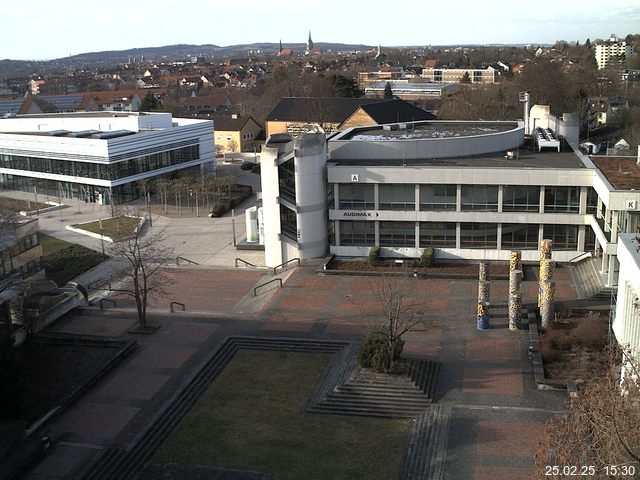 Foto der Webcam: Verwaltungsgeb&auml;ude, Innenhof mit Audimax, H&ouml;rsaal-Geb&auml;ude 1