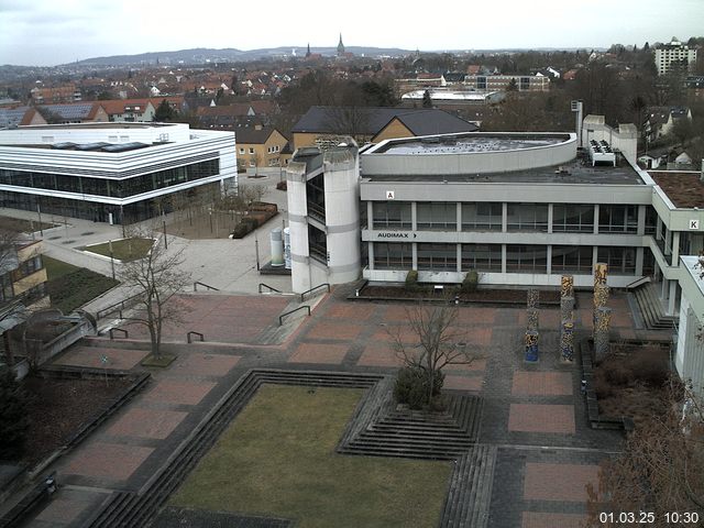 Foto der Webcam: Verwaltungsgeb&auml;ude, Innenhof mit Audimax, H&ouml;rsaal-Geb&auml;ude 1