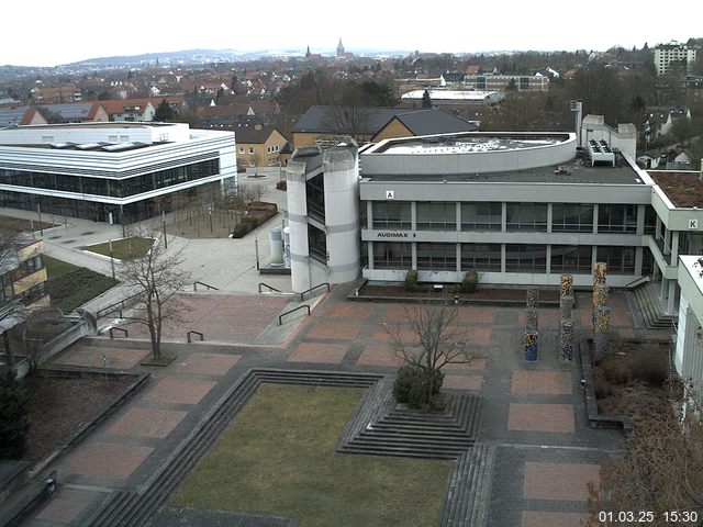 Foto der Webcam: Verwaltungsgeb&auml;ude, Innenhof mit Audimax, H&ouml;rsaal-Geb&auml;ude 1