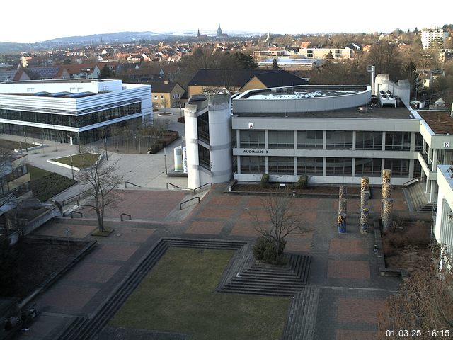 Foto der Webcam: Verwaltungsgeb&auml;ude, Innenhof mit Audimax, H&ouml;rsaal-Geb&auml;ude 1