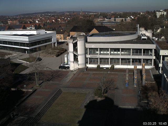 Foto der Webcam: Verwaltungsgeb&auml;ude, Innenhof mit Audimax, H&ouml;rsaal-Geb&auml;ude 1