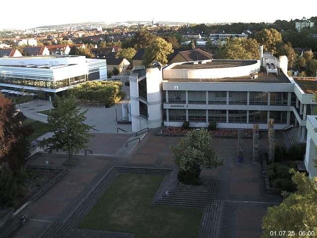 Foto der Webcam: Verwaltungsgeb&auml;ude, Innenhof mit Audimax, H&ouml;rsaal-Geb&auml;ude 1