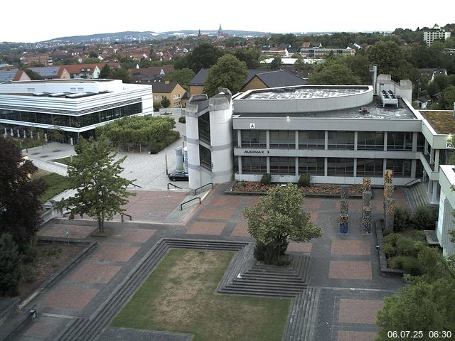 Foto der Webcam: Verwaltungsgeb&auml;ude, Innenhof mit Audimax, H&ouml;rsaal-Geb&auml;ude 1