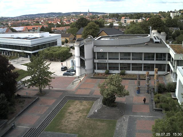 Foto der Webcam: Verwaltungsgeb&auml;ude, Innenhof mit Audimax, H&ouml;rsaal-Geb&auml;ude 1