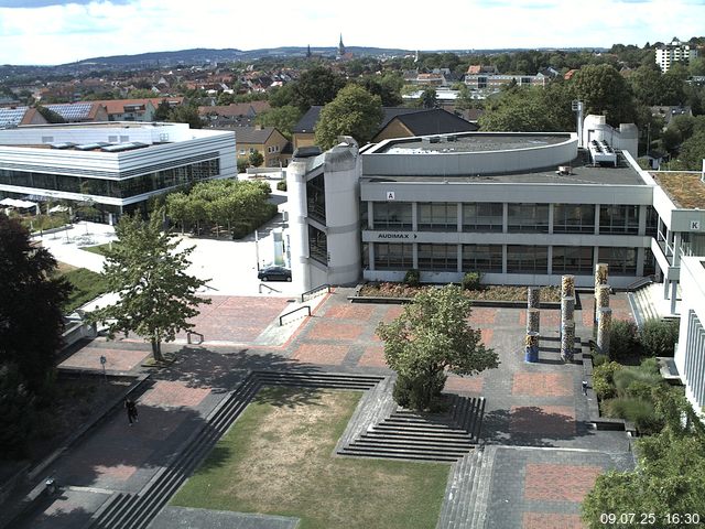 Foto der Webcam: Verwaltungsgeb&auml;ude, Innenhof mit Audimax, H&ouml;rsaal-Geb&auml;ude 1