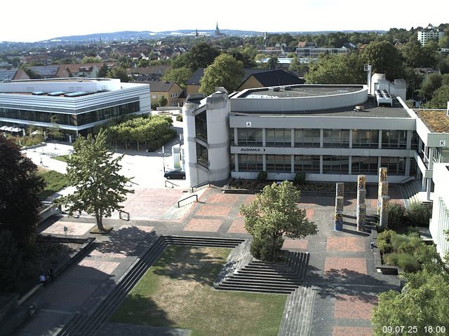 Foto der Webcam: Verwaltungsgeb&auml;ude, Innenhof mit Audimax, H&ouml;rsaal-Geb&auml;ude 1