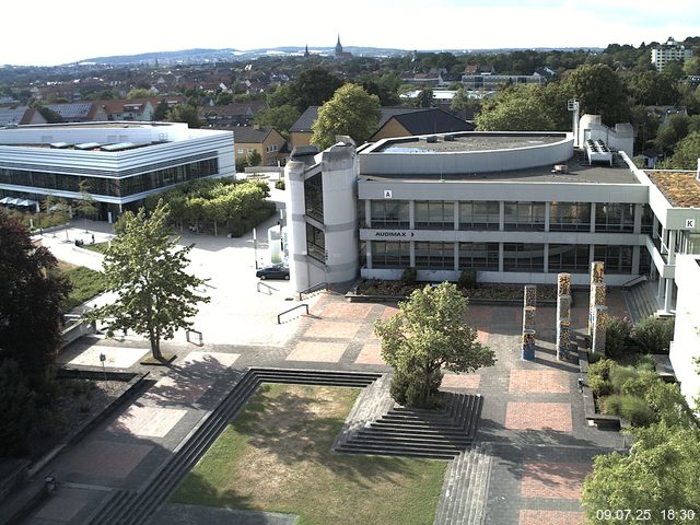 Foto der Webcam: Verwaltungsgeb&auml;ude, Innenhof mit Audimax, H&ouml;rsaal-Geb&auml;ude 1